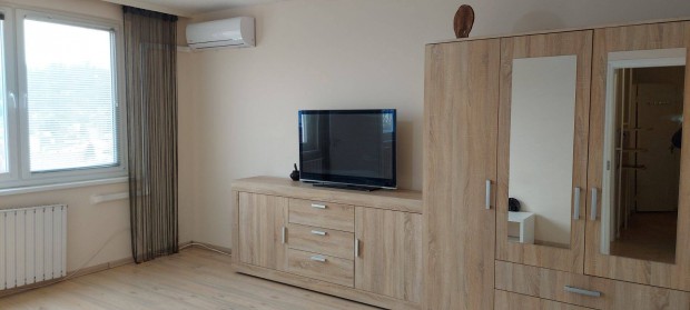 Belv�roshoz k�zel sz�p kisrezsis lak�s