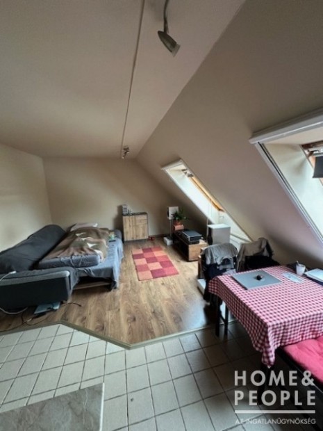 Belv�roshoz k�zeli lak�s elad�! - Szeged