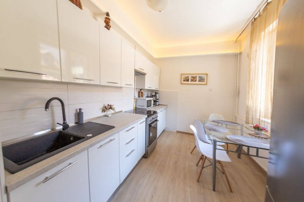 Belv�rosi 110 m + 4 Szoba + Saj�t Parkol� Ritka Lehet�s�g Miskolcon