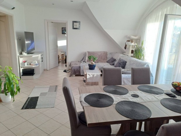 Belv�rosi 2 lak�egys�gb�l �ll� lak�s