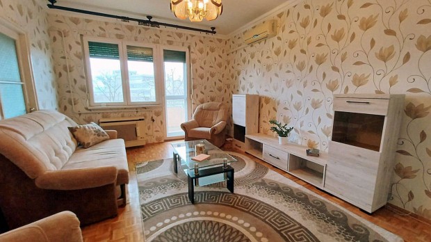 Belvárosi 2 szobás Bútorozott lakás Hosszú Távra kiadó
