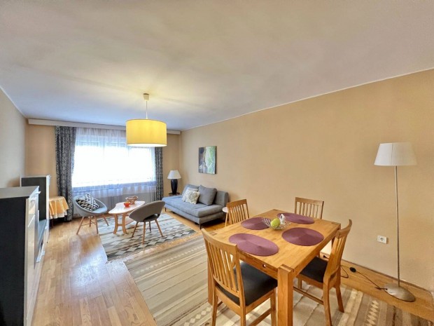 Belv�rosi Erk�lyes Lak�s Kiad�