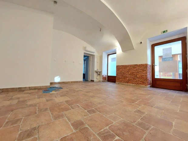 Belv�rosi �zlet Szombathelyen - lakoss�gi elsz�mol�s� rezsivel