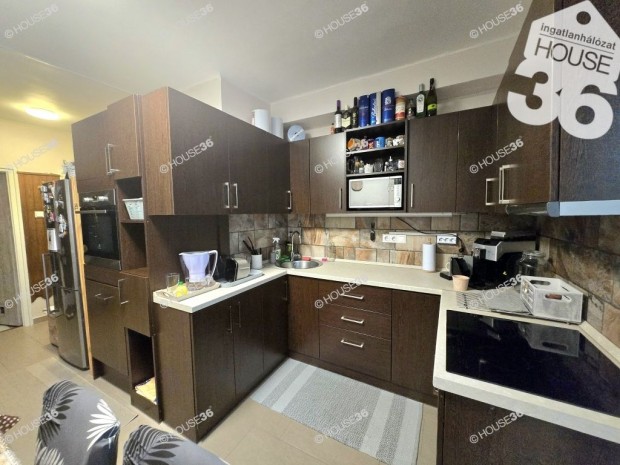 Belvárosi, felújított, 62 m2-es lakás eladó Kecskeméten!