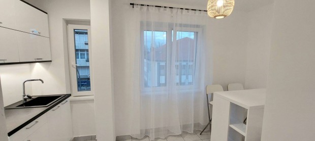 Belv�rosi alb�rlet hossz�t�vra kiad�