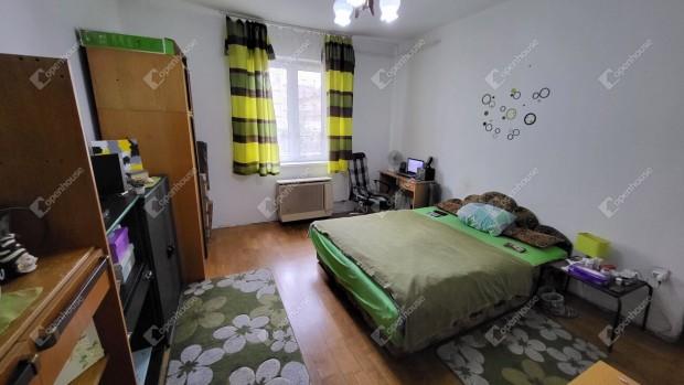 Belvárosi földszinti 36 m2-es garzon lakás eladó!