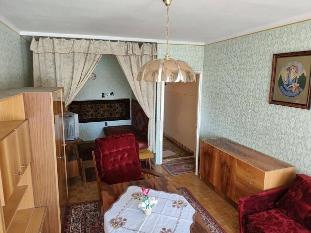 Belv�rosi f�ldszinti lak�s elad�