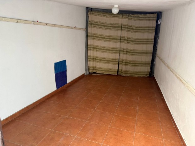 Belv�rosi gar�zs elad� sz�p �llapotban