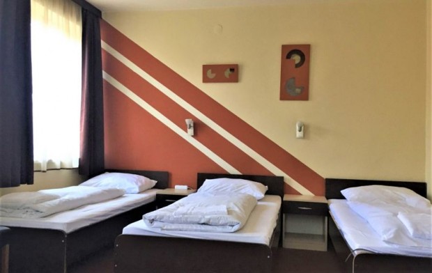 Belvrosi hotelben 3gyas szoba kiad!.