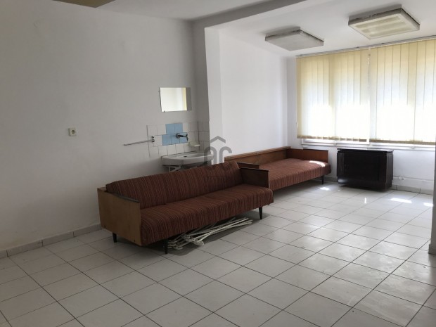 Belv�rosi iroda-rakt�rhelyis�g kiad�!