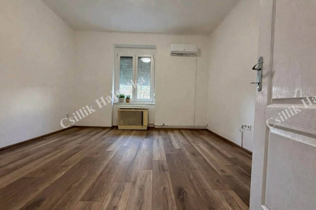 Belv�rosi lak�s Szolnok sz�v�ben-csak k�lt�zni kell