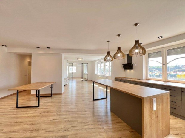 Belv�rosi lak�s elad�