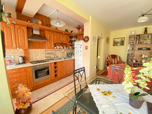 Belv�rosi lak�st szeretne, itt a lehet�s�ge! Liftes, 3.emeleti, 48 nm!