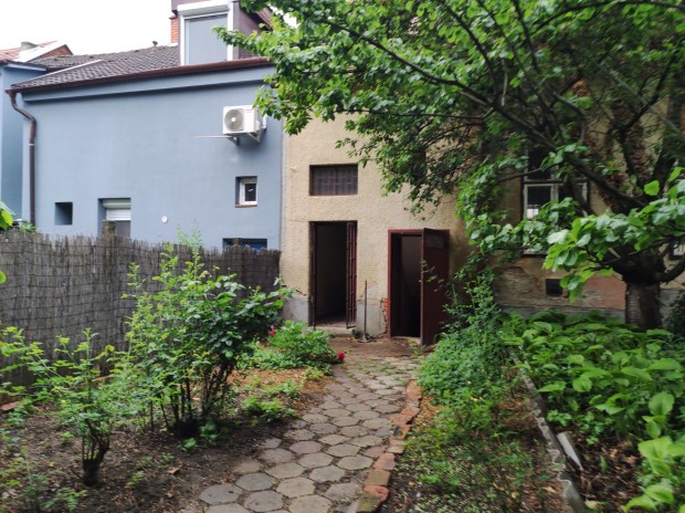 Belv�rosi polg�ri jelleg� h�z elad� a Kisfaludy utc�ban