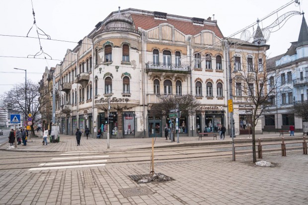 Belv�rosi t�glalak�s a Tulip�n t�rsash�zban elad�!