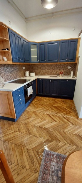 Bem t�r k�zel�ben sz�mlak�pes lak�s kiad�!