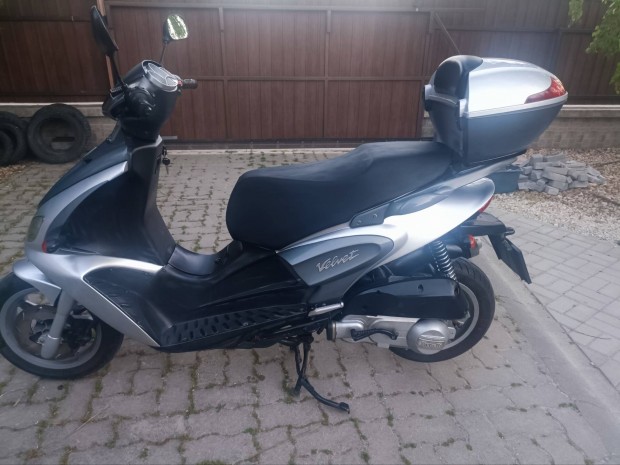 Benelli Velvet 125 4T rendszámos robogó