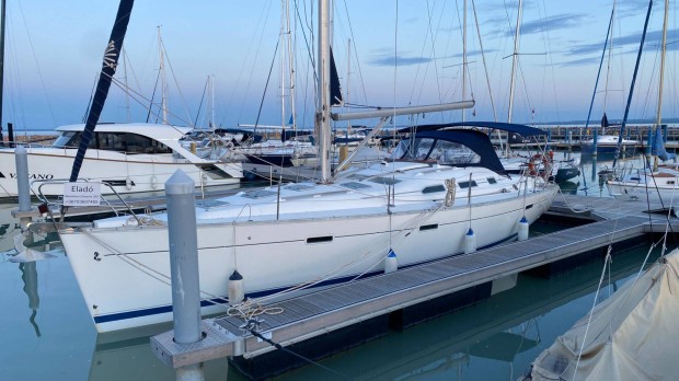 Beneteau Oceanis 393 - feljtva: 2025