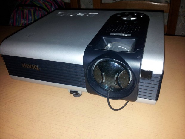 Benq PB7210 projektor