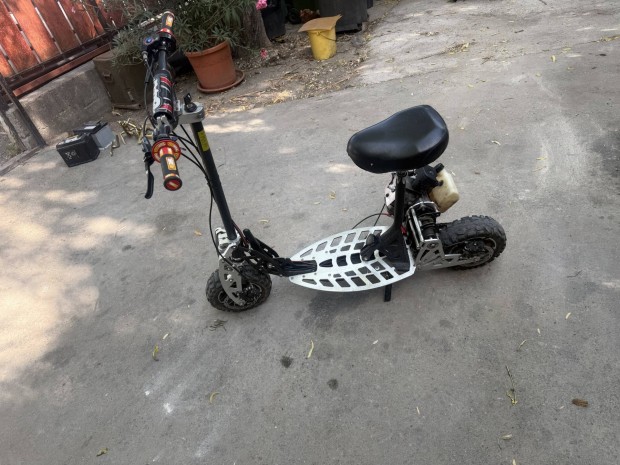 Benzines Roller 70 cm?-es elad