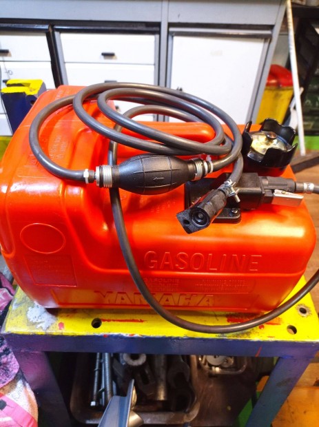 Benzintank �zemanyagtank Yamaha 12L kpl elad�