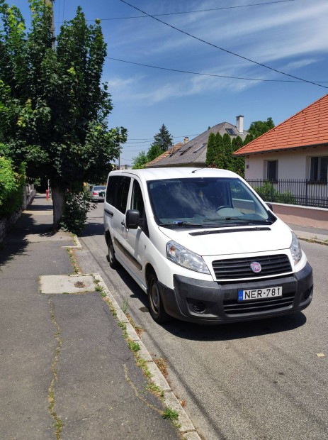 Bérautó Veszprém 9 személyes kisbusz bérlés Kisbusz bérlés Mikrobuszbé