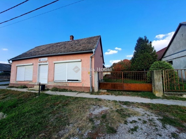 Beremend k�zponti hely�n: alak�that� lak�ingatlan elad�