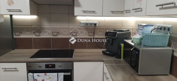 Beremendi 83 nm-es h�z elad�