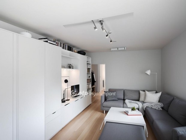 Beretty��jfalui elad� 54 nm-es lak�s