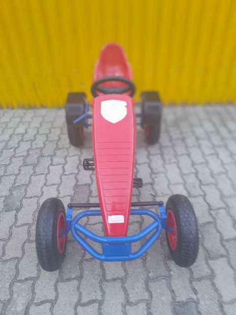 Berg gokart elad