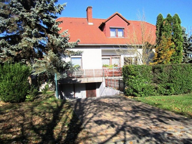 Berhida - J� �llapot� csal�di h�z!!!