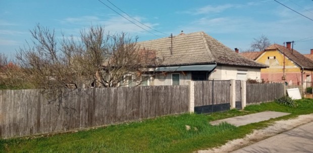 Berhidai elad� vegyesfalazat� csal�di h�z