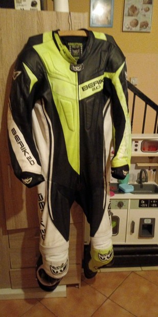 Berik 2.0 Egyrszes br ruha.