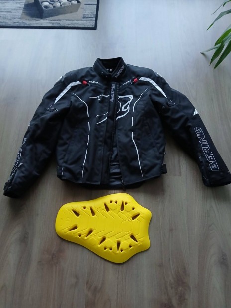 Bering Pulse Flex protektoros M-es motoroskab�t �jjonan elad�!