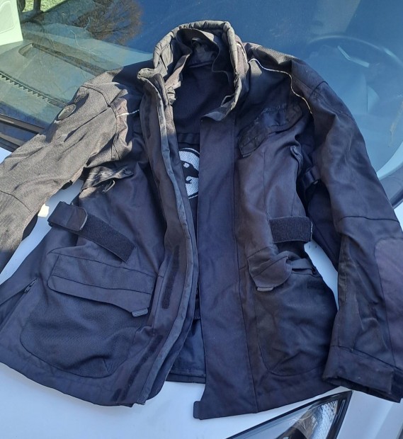 Bering kab�t elad�!