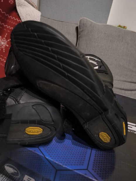 Bering motoros csizma 