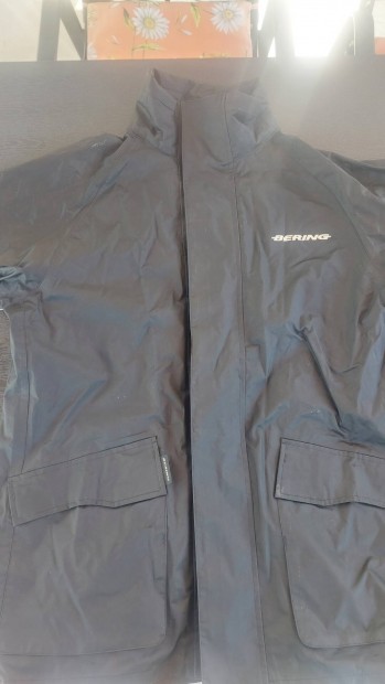 Bering motoros es� ruha 