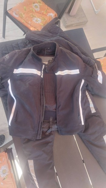 Bering motoros kab�t 