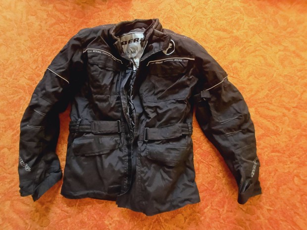 Bering t�li motorosruha