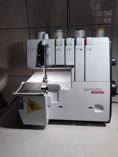 Bernette B44 funlock, overlock elad! 