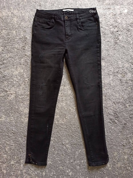 Bershka fekete sztreccses farmer oldalt d�sz�t�ssel