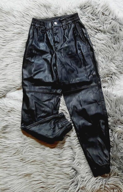 Bershka mbr jogger nadrg Xs-es