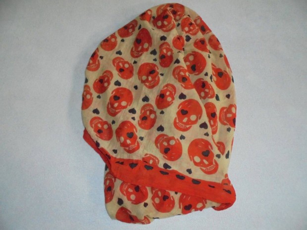 Bershka nagym�ret� kend�, s�l