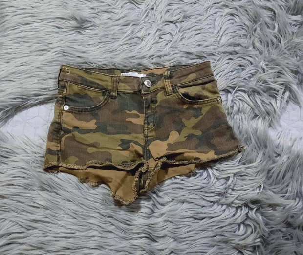 Bershka short Xs-es