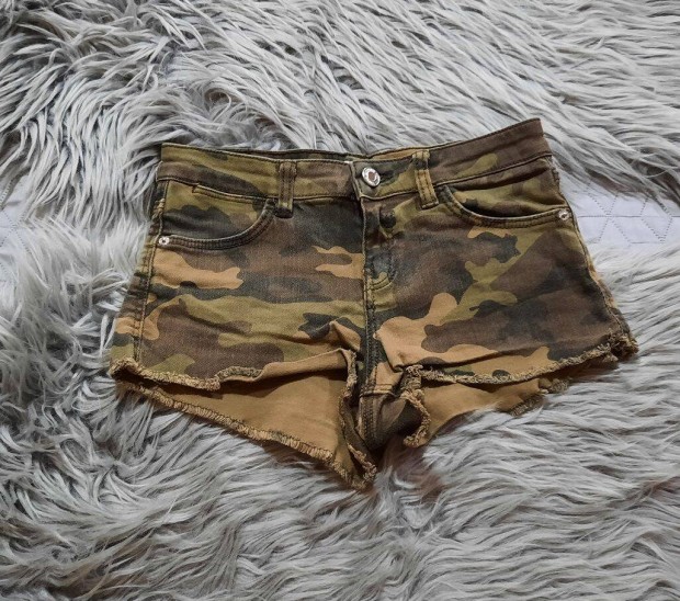 Bershka short Xs-es