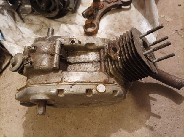 Berva, panni blokk karburtorral