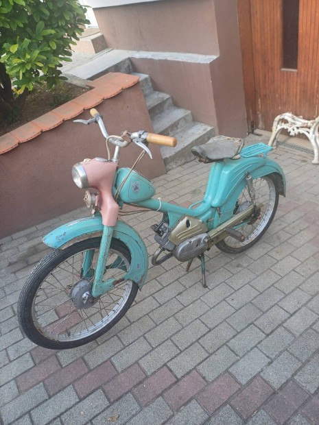 Berva moped alkatrsznek.