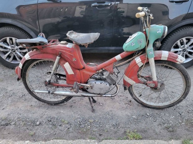 Berva motorkerékpár alkatrésznek egyben eladó