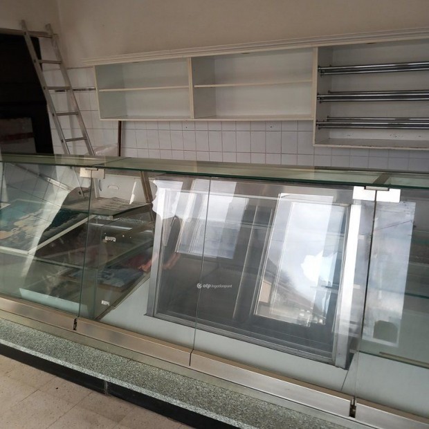 Berzencei 200 nm-es h�z elad�