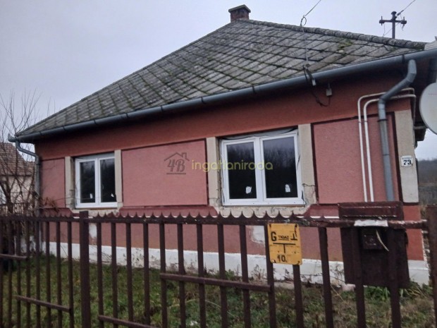 Beseny�d - Csal�dih�z - Elad�